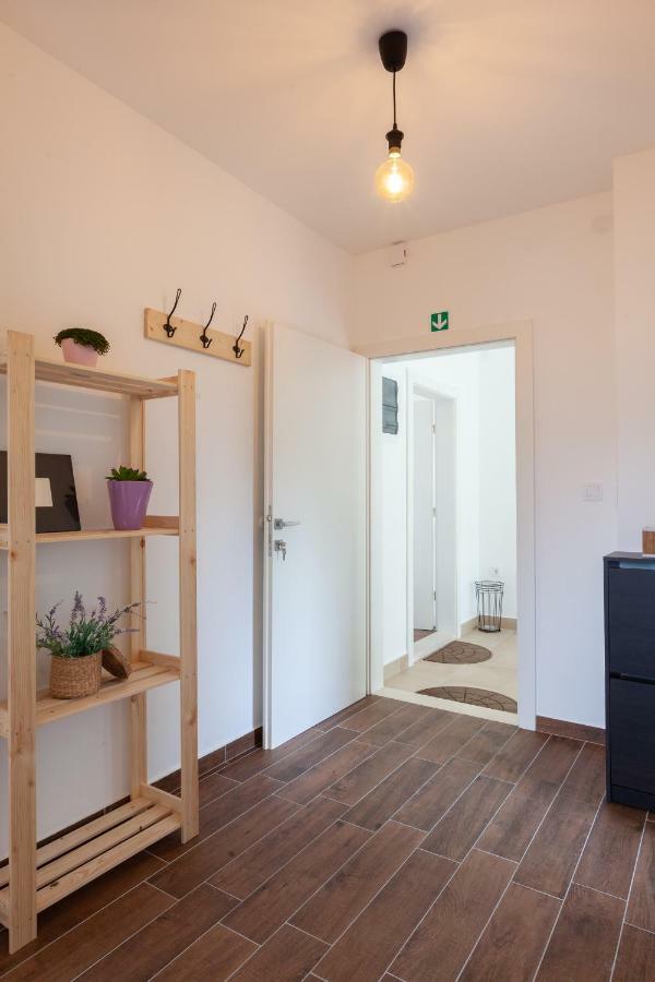 Kvasina Apartment Zadvarje