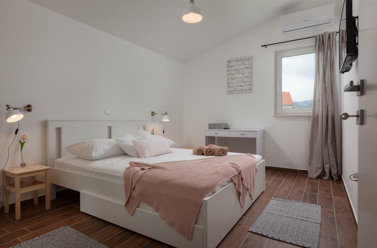 Kvasina Apartment Zadvarje